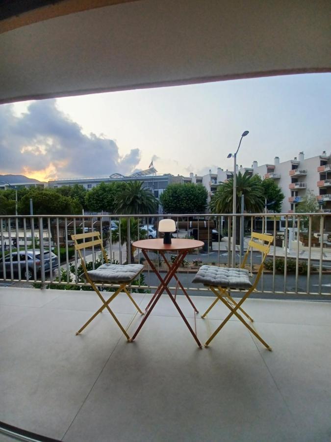 Superbe Appartement A 2 Minutes De La Mer Cavalaire-sur-Mer Bagian luar foto